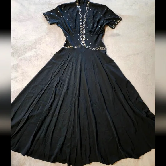 1930s -40s Vintage Rayon Crepe Gown - Picture 3 of 14